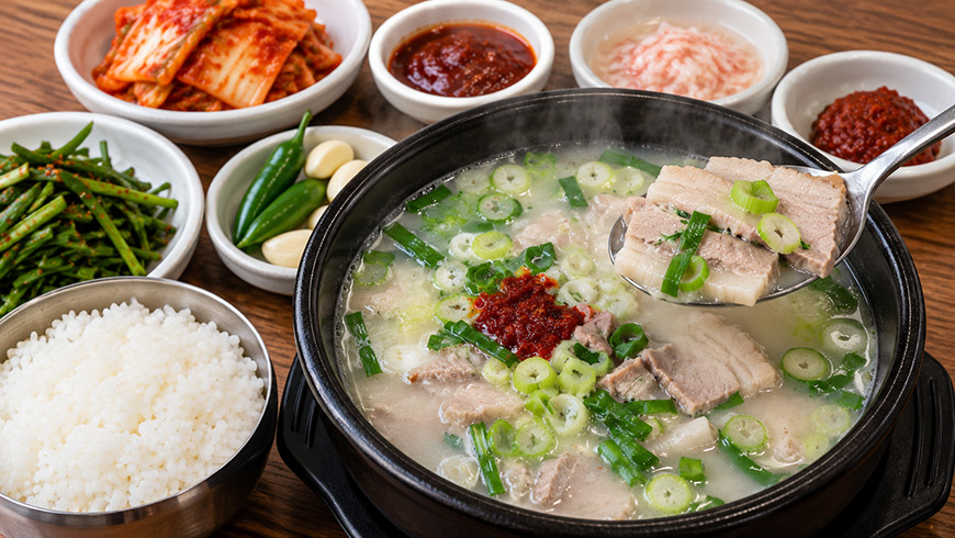 busan-dwaejigukbap-pork-rice-soup Busan dwaejigukbap pork and rice soup with spring onions